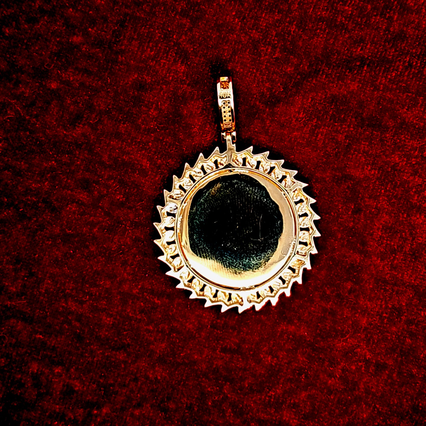 Diamond-Studded Memory Pendant 1.25 ct. 10K Yellow Gold