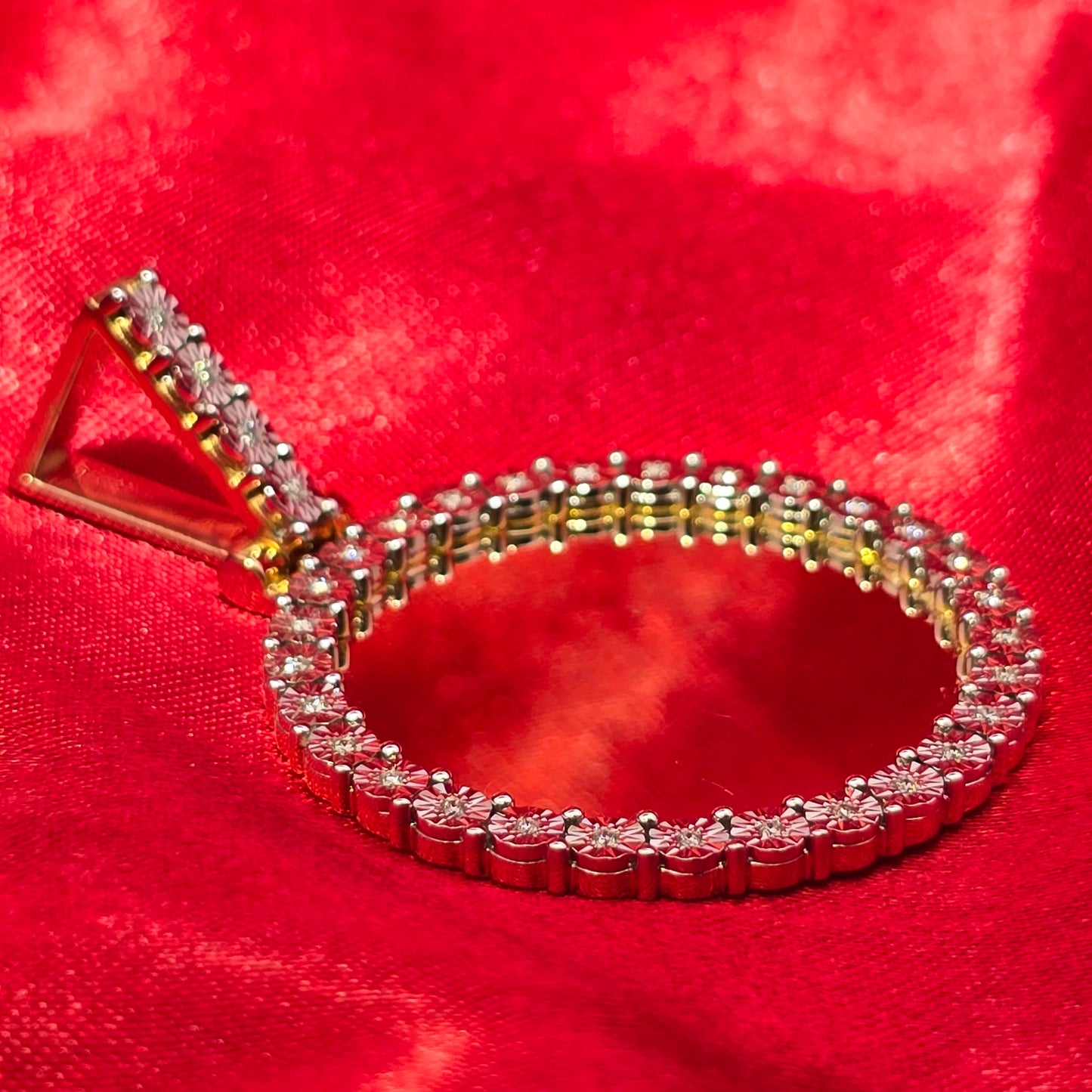 10K Yellow Gold Diamond Memory Frame Pendant 0.13ctw