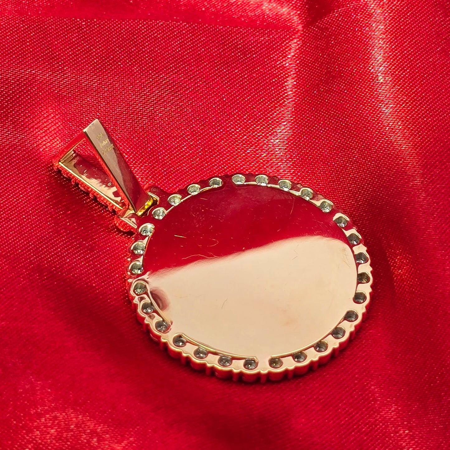 10K Yellow Gold Diamond Memory Frame Pendant 0.13ctw
