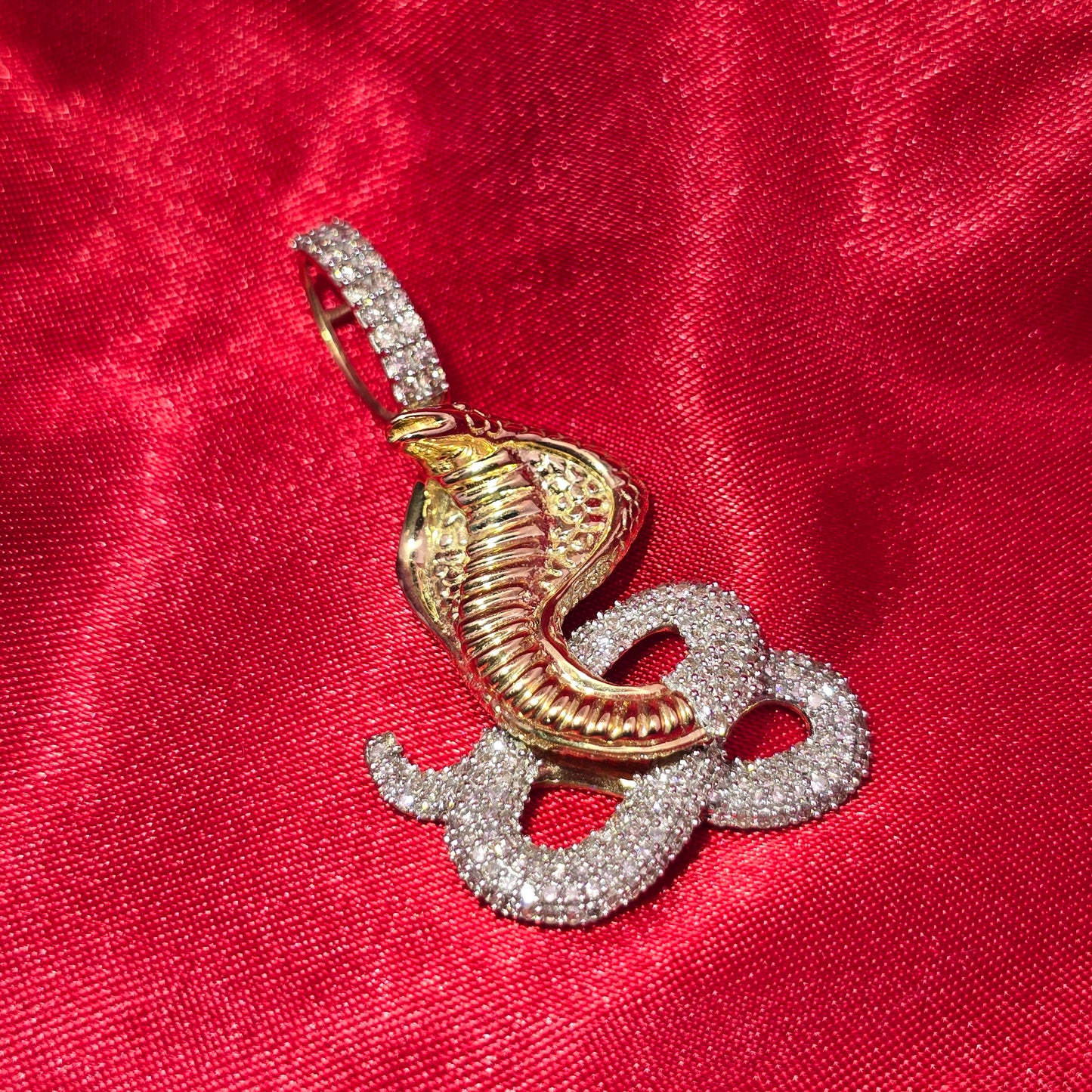 10k Yellow Gold Diamond Snake Pendant 1/5 ctw