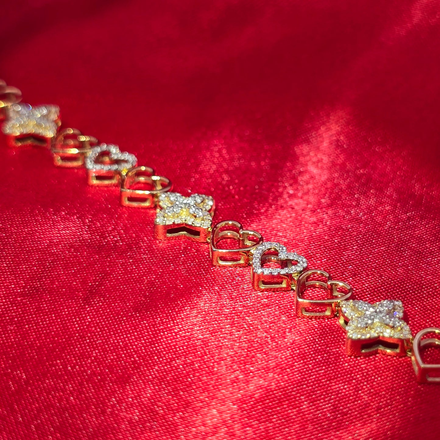Women's Elegant Clover Heart Bracelet 0.95 ctw Diamond 10K Yellow Gold 7"