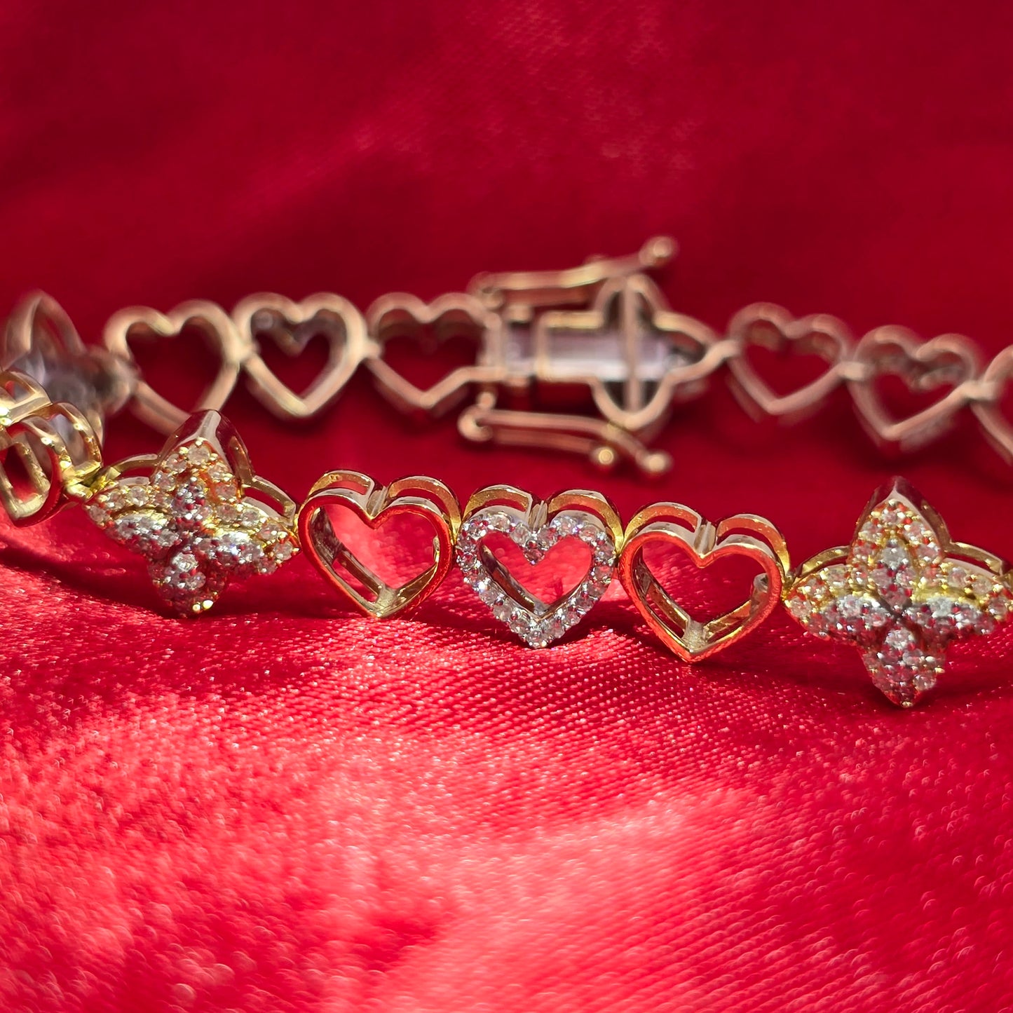 Women's Elegant Clover Heart Bracelet 0.95 ctw Diamond 10K Yellow Gold 7"