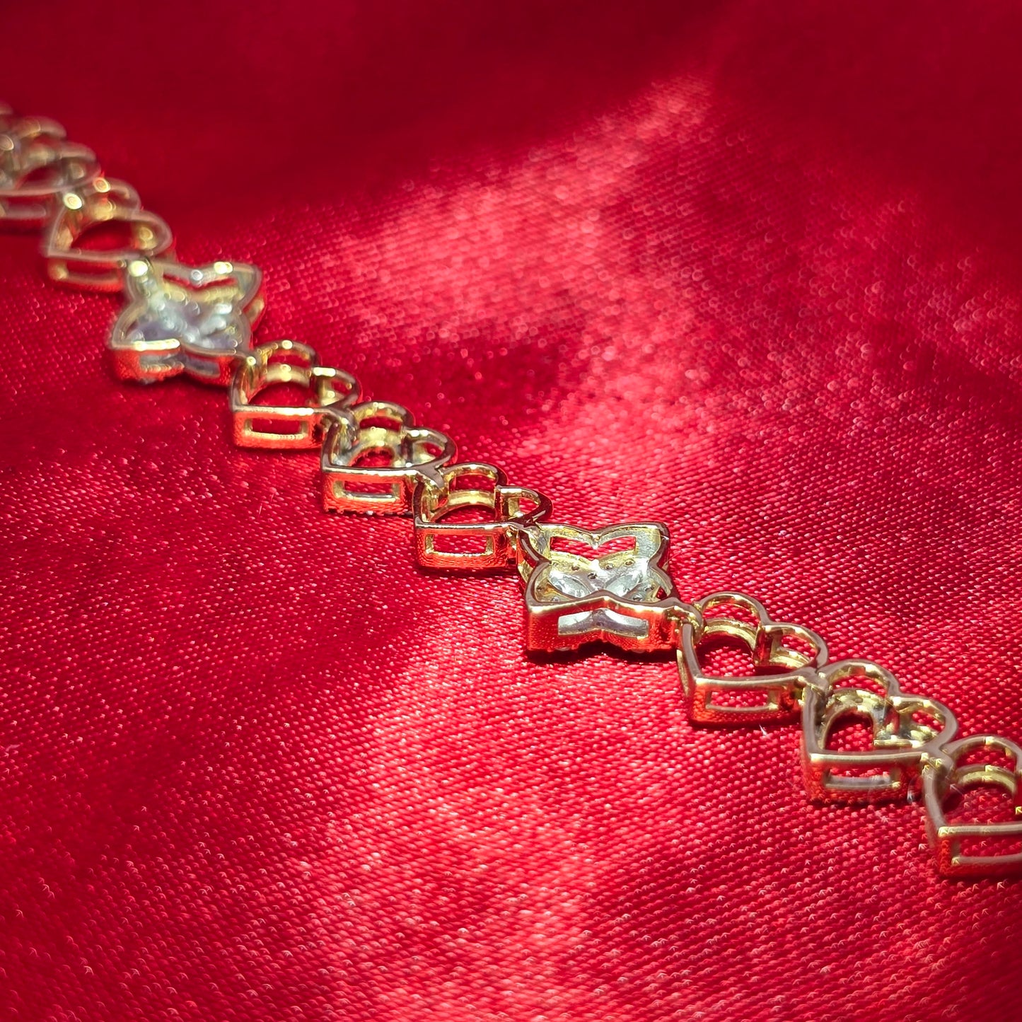 Women's Elegant Clover Heart Bracelet 0.95 ctw Diamond 10K Yellow Gold 7"