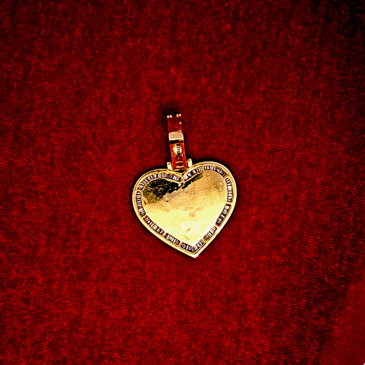 Heart-Shaped Baguette Memory Pendant 2.5 ct. Diamond 10K Yellow Gold