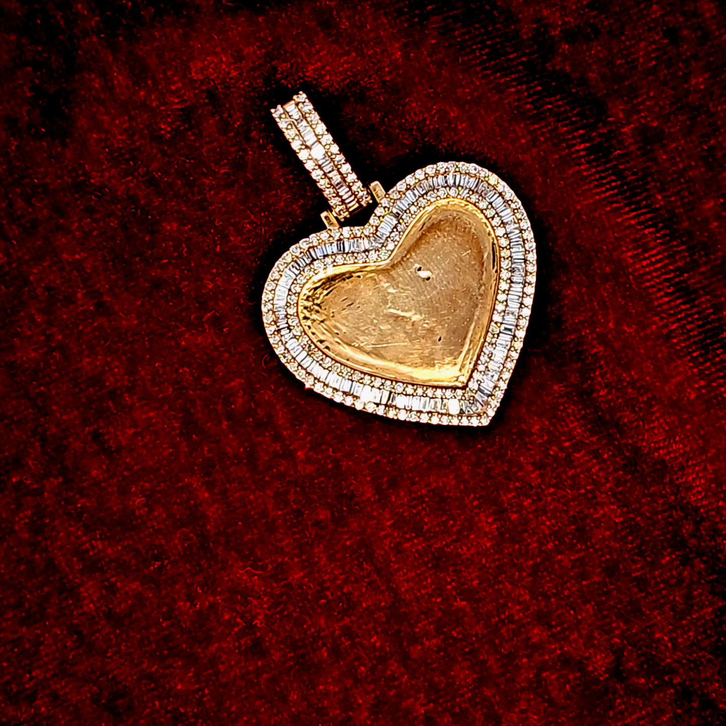 Heart-Shaped Baguette Memory Pendant 2.5 ct. Diamond 10K Yellow Gold