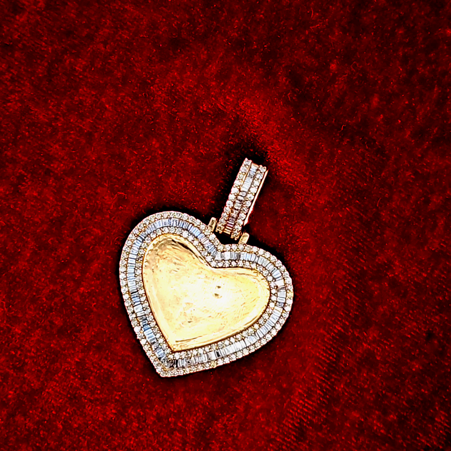 Heart-Shaped Baguette Memory Pendant 2.5 ct. Diamond 10K Yellow Gold