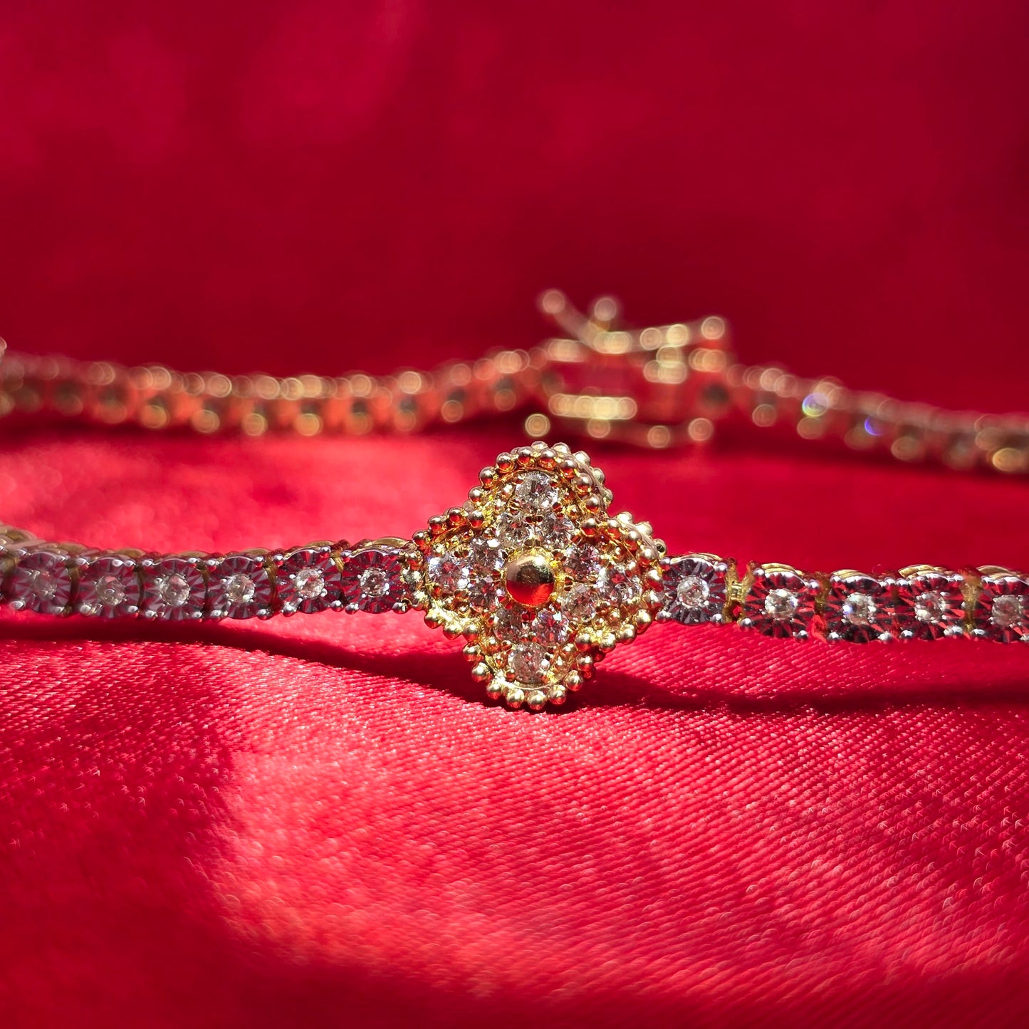 Women's Diamond Clover Tennis Bracelet 2.40 ctw 10K Yellow Gold