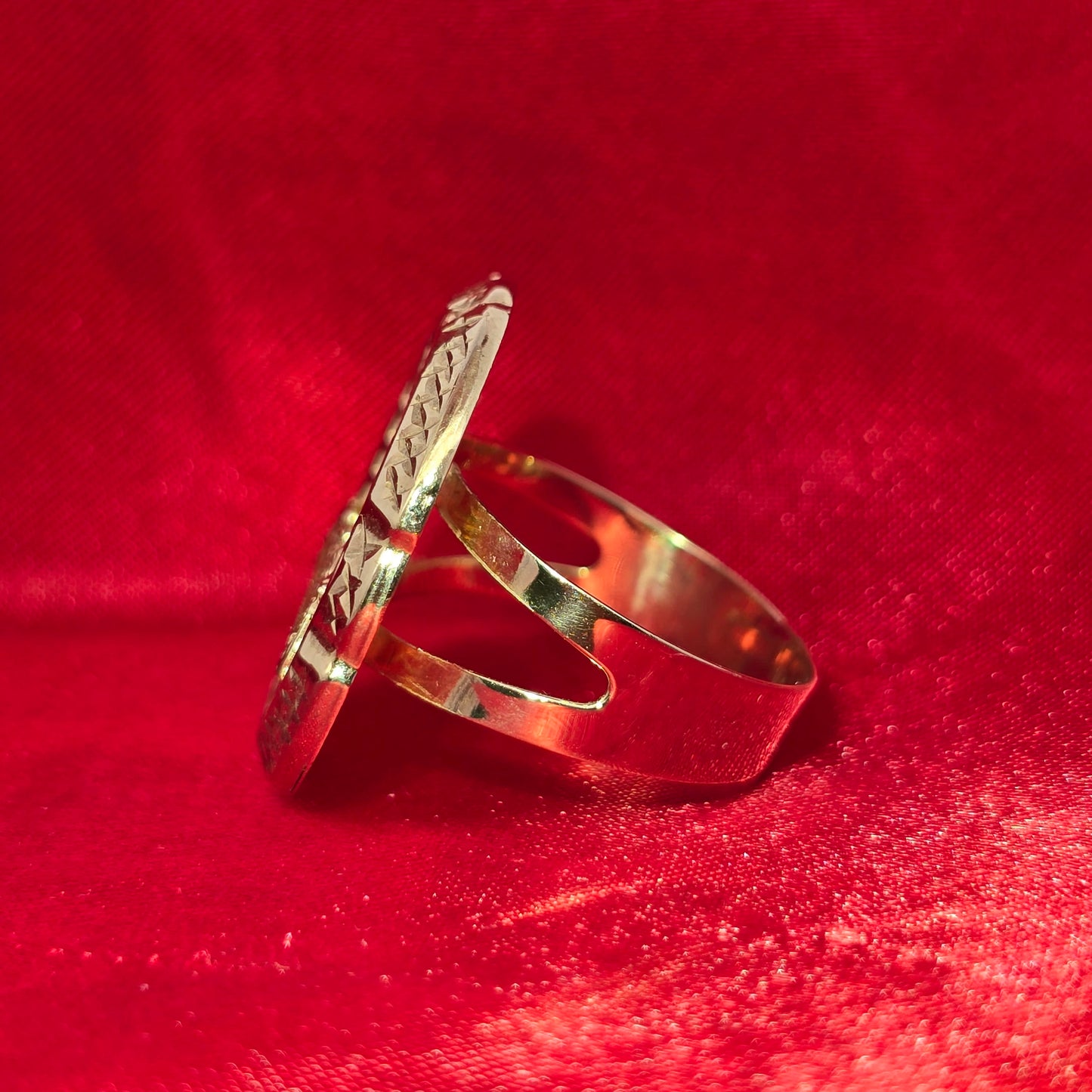 Apostles The Last Supper Round Ring 10K Gold